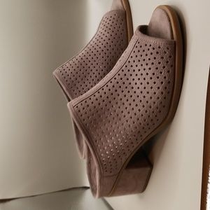 Women's Perforated Block Heel Mules